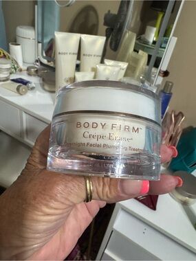 Crêpe Erase Overnight Facial Plumping Treatment - White